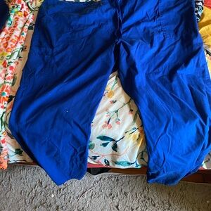 Really cute blue and pink scrub set. XL on both items and true to size.